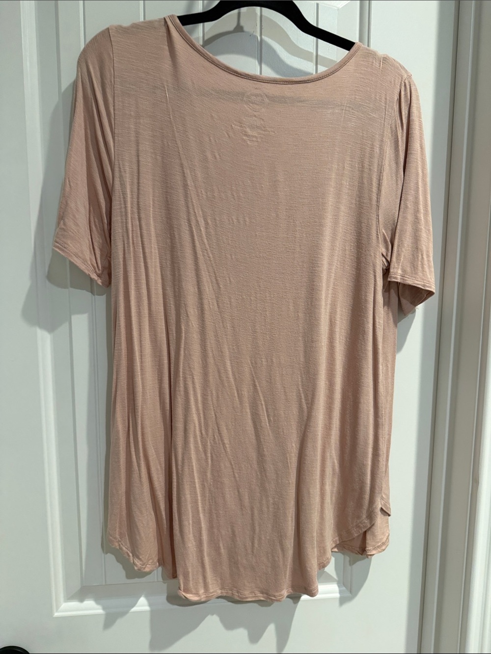 Everyday V-Neck Short Sleeve Tee in Blush Pink - Picture 3 of 3